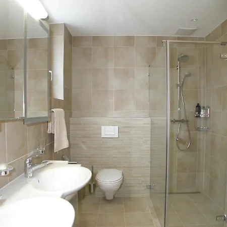Chasa Miramunt 6 * سكول